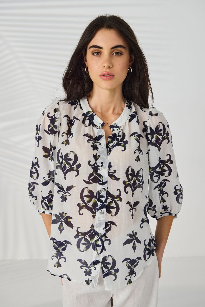 Lania Montage Shirt off white front view mosaic print NLA4020