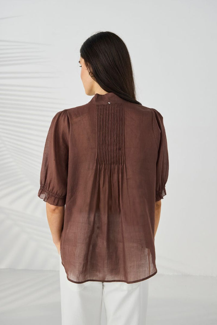 Lania the Label Pier Shirt in Chocolate back view showing pintuck detailing NLA4005