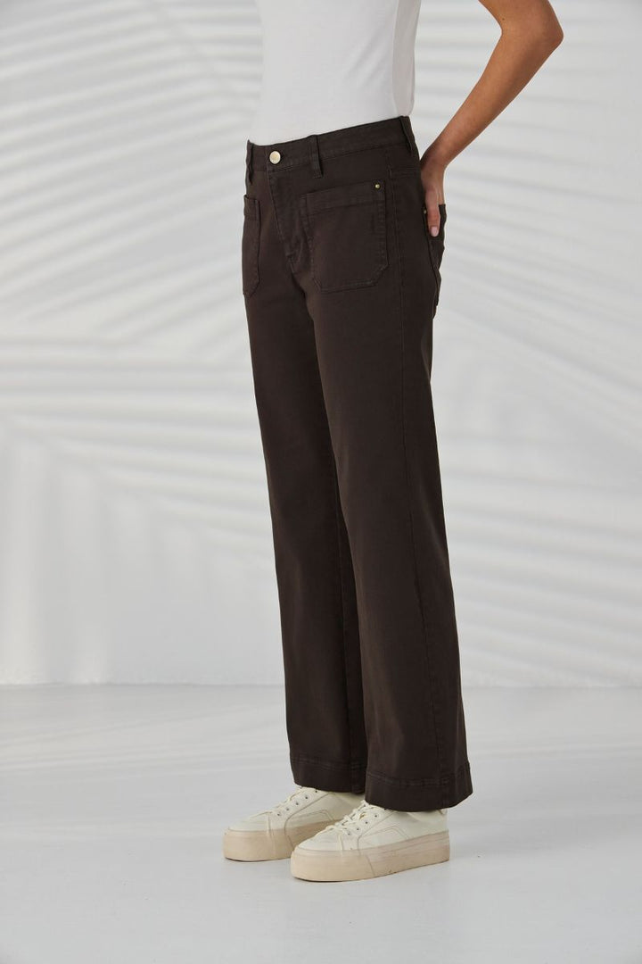 Lania wide leg jean side view showing drape and shape Mocha NLA4034