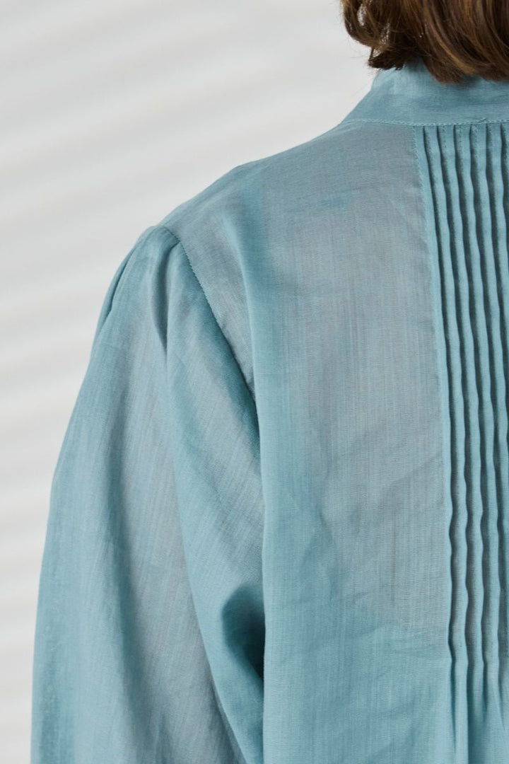 Lania Pier Shirt back view pintuck detail Seafoam NLA4005 pleating
