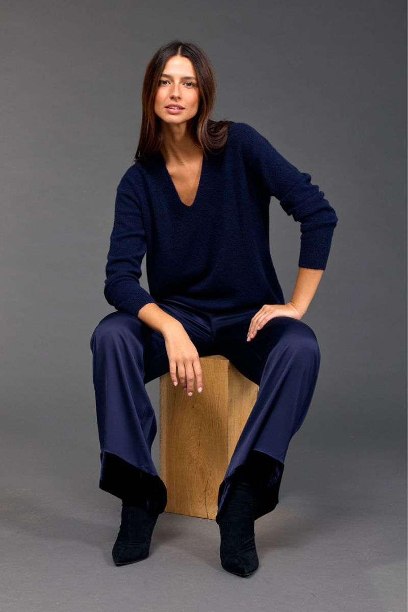 Lauren Vidal Logan V Neck Sweater Nuit