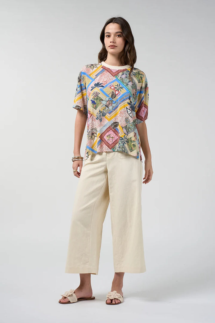 Loobie's Story Ceylon Top LS3304 in Multi, front view showing easy fit and side splits