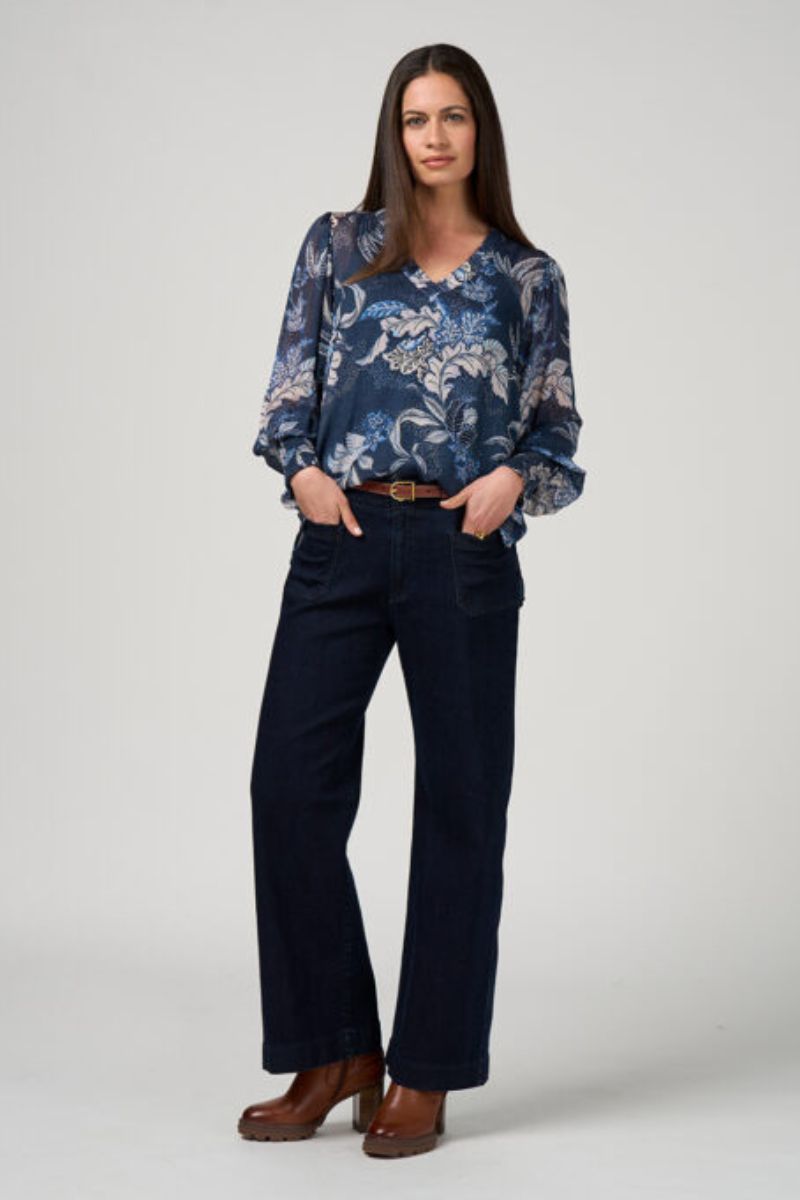 Woman wearing Casella Top by Loobie’s Story styled