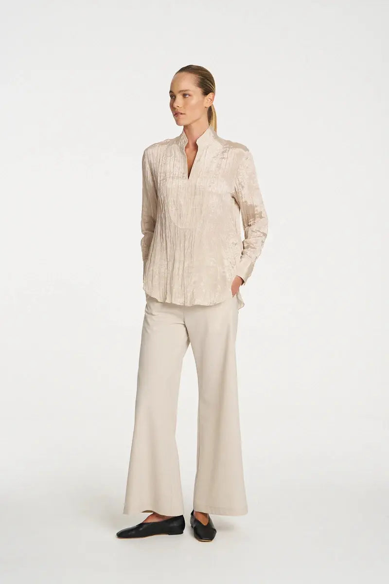 Woman wearing Mela Purdie F620 8956 Formal Shirt in Prosecco angle view