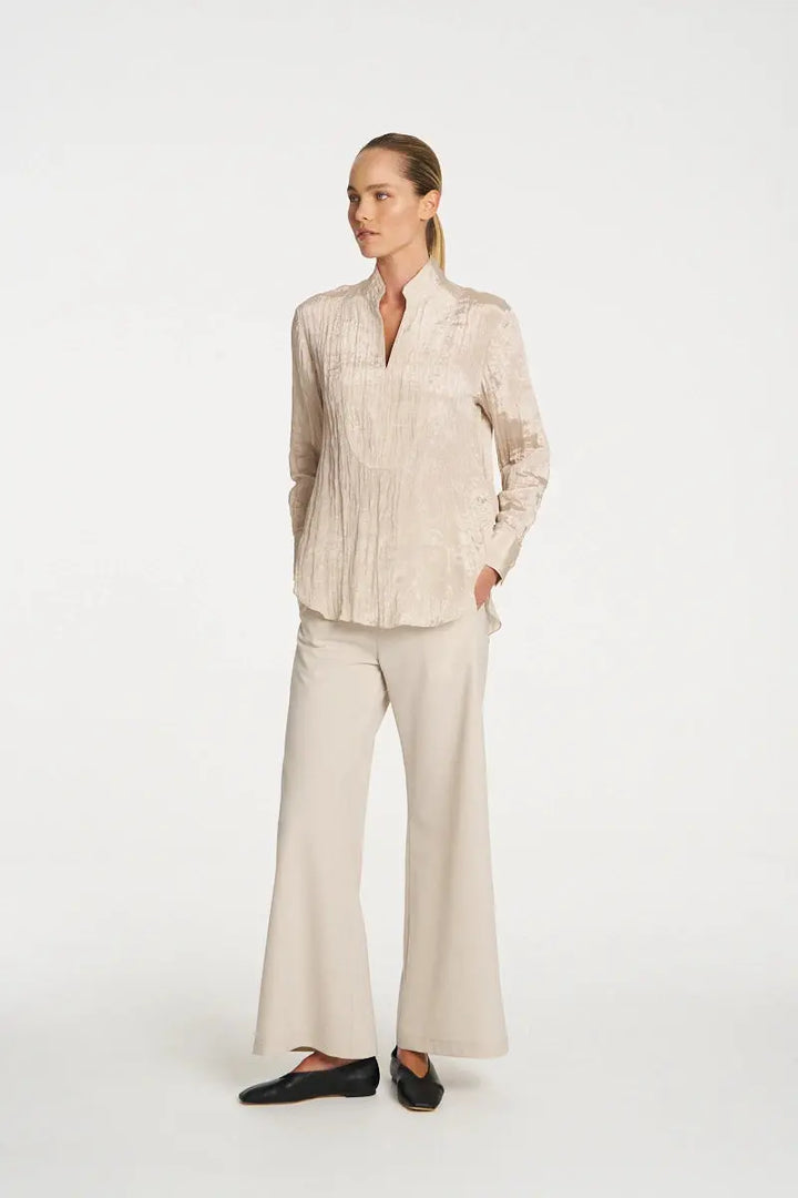 Woman wearing Mela Purdie F620 8956 Formal Shirt in Prosecco angle view