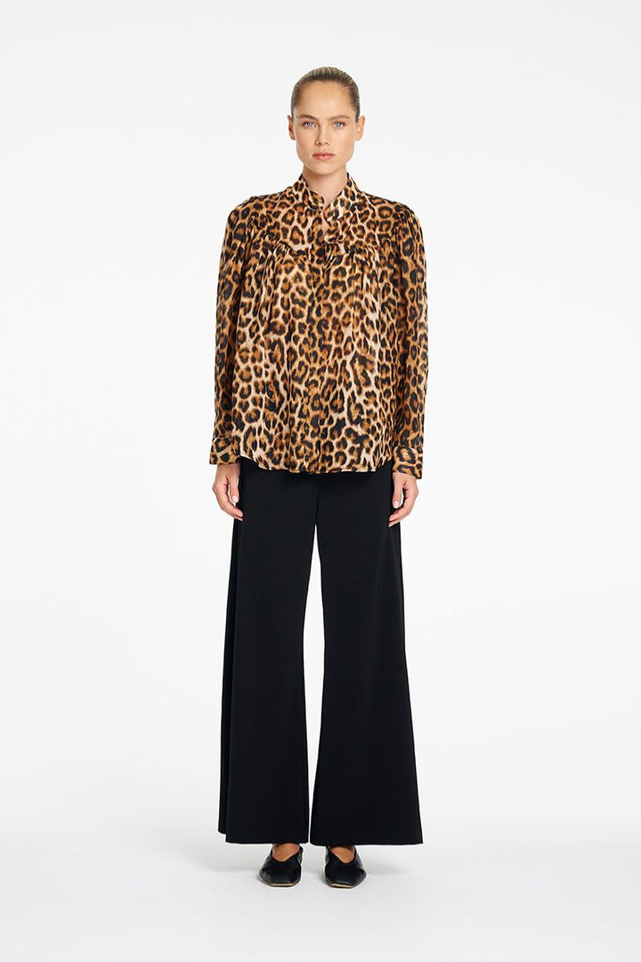 Mela Purdie Lyric Blouse F865 80107 in Wildcat print front view showing stand collar and gathered front panels