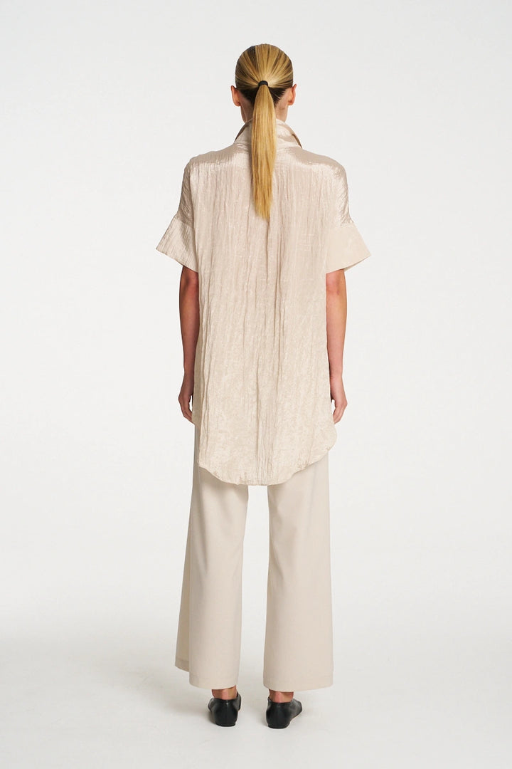 Woman wearing Mela Purdie Suit Pant F618 1907 in Willow, back view