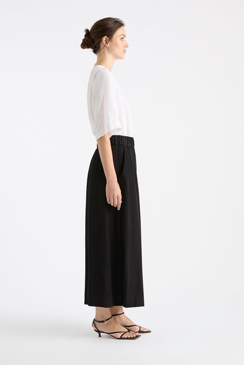 nomad-skirt-in-white-f67-5783-mela-purdie-side-view_1200x
