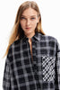 oversize-patchwork-plaid-shirt-in-negro-desigual-front-view_1200x