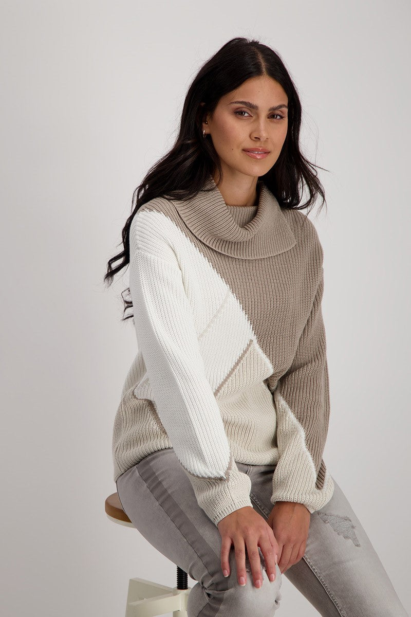 perlfang-rhombus-sweater-in-cashew-pattern-monari-front-view_1200x