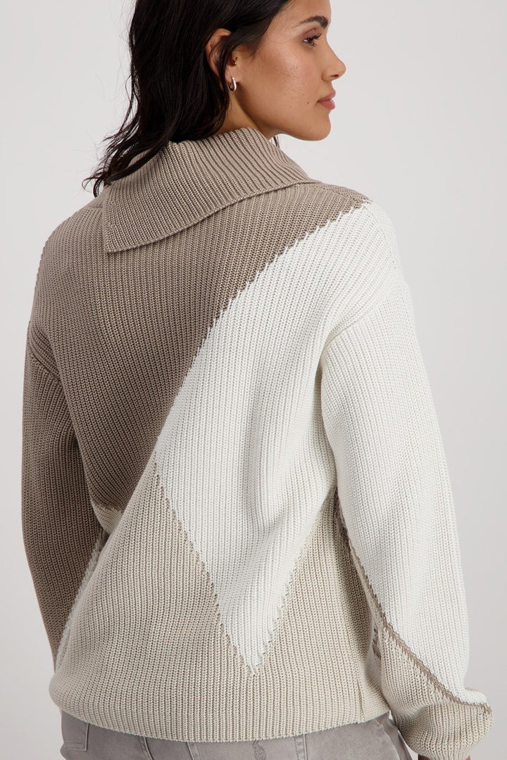 perlfang-rhombus-sweater-in-cashew-pattern-monari-back-view_1200x