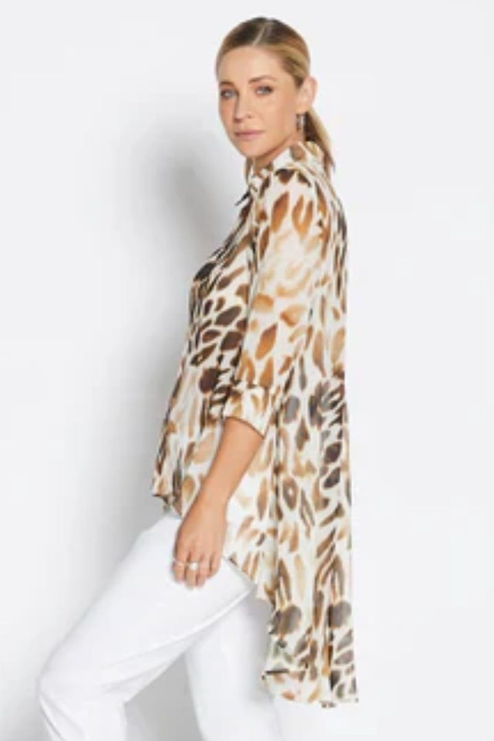 Aurelia 3/4 Hi Low Shirt in Panthera Print by Philosophy in 8 / Animal