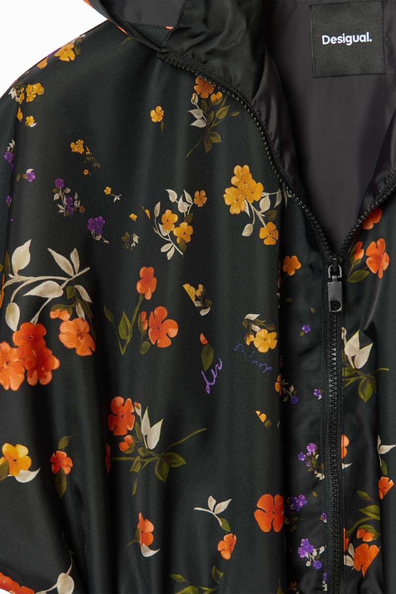 Poncho Artistic Fower in Black 24WAIY07 by Desigual
