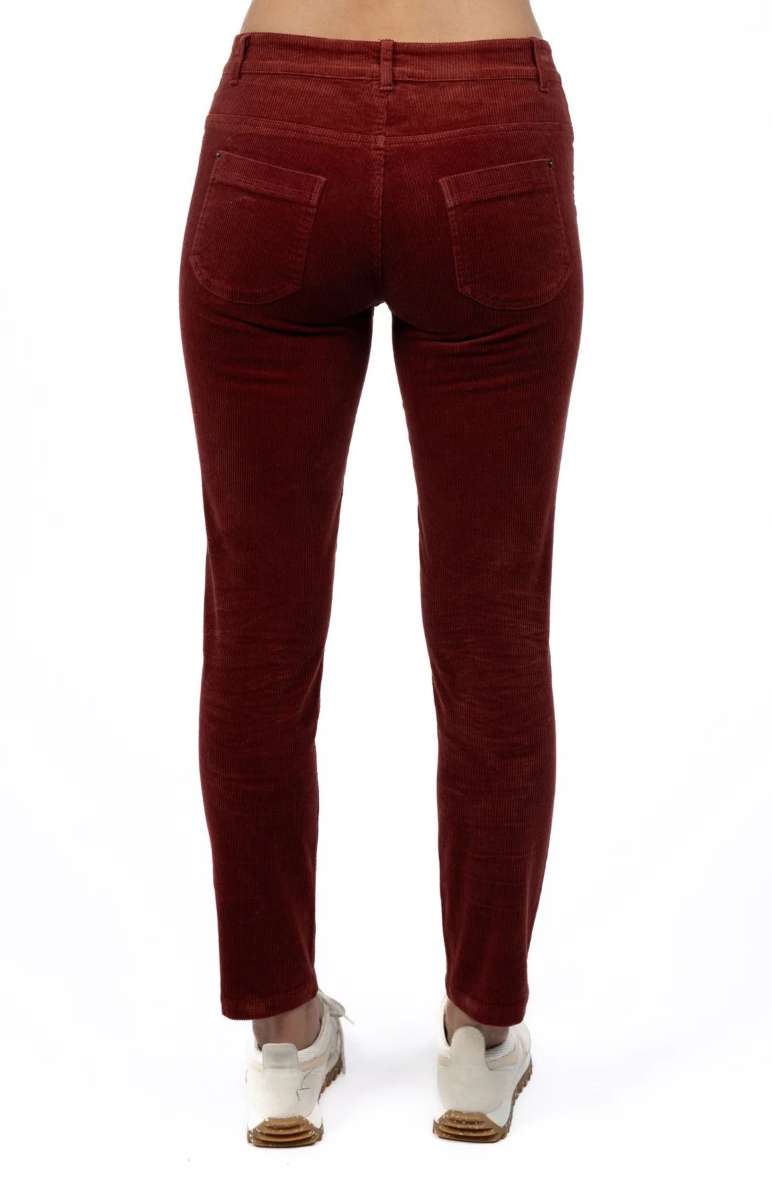 queen-cord-jean-humidity-lifestyle-back-view_1200x