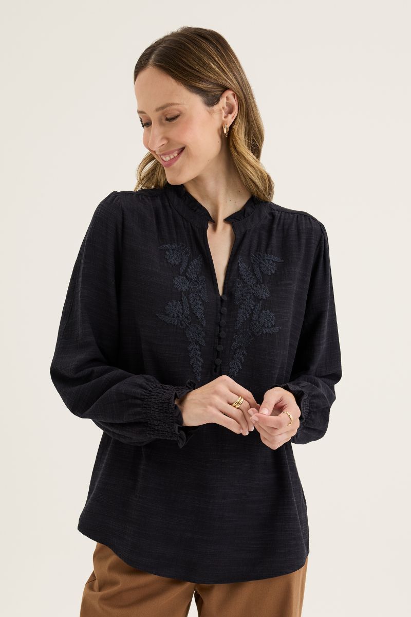 The Ricamo Top YTWN4276 in Navy by Yarra Trail