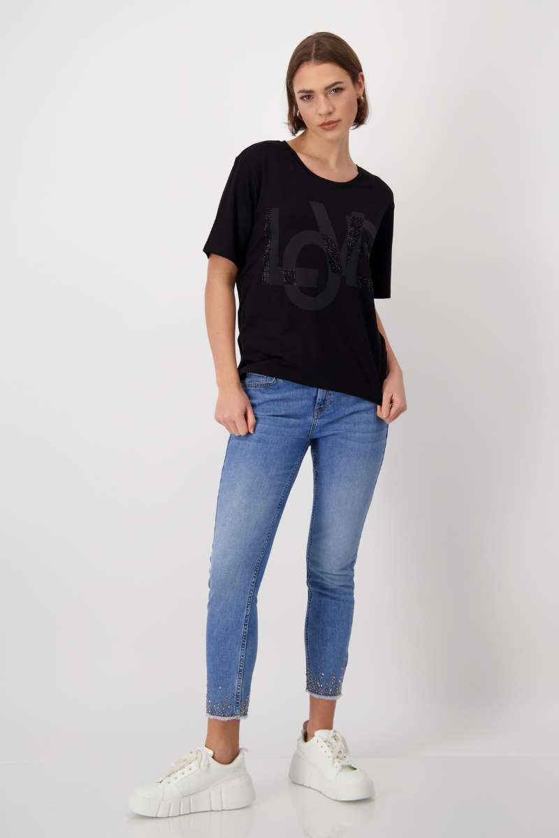 round-neck-t-shirt-in-black-monari-front-view_1200x