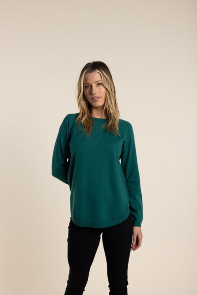 scoop-hem-jumper-in-forest-two-ts-front-view_1200x