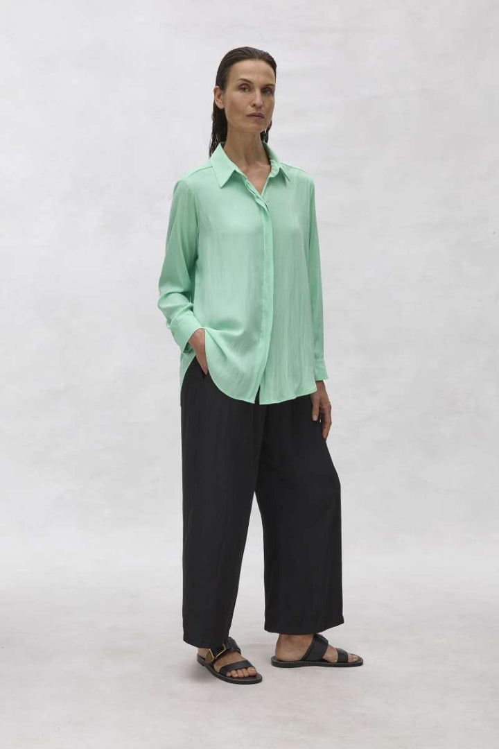 soft-shirt-in-jasper-mela-purdie-front-view_1200x