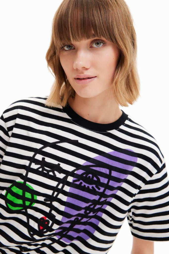 striped-arty-face-t-shirt-in-negro-desigual-front-view_1200x