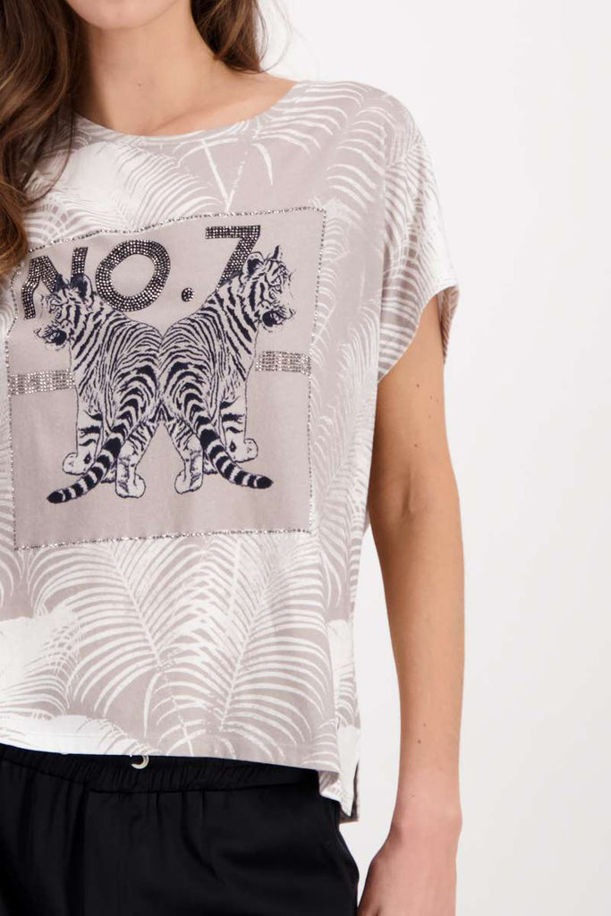 t-shirt-palm-trees-tigers-in-bambus-pattern-monari-front-view_1200x