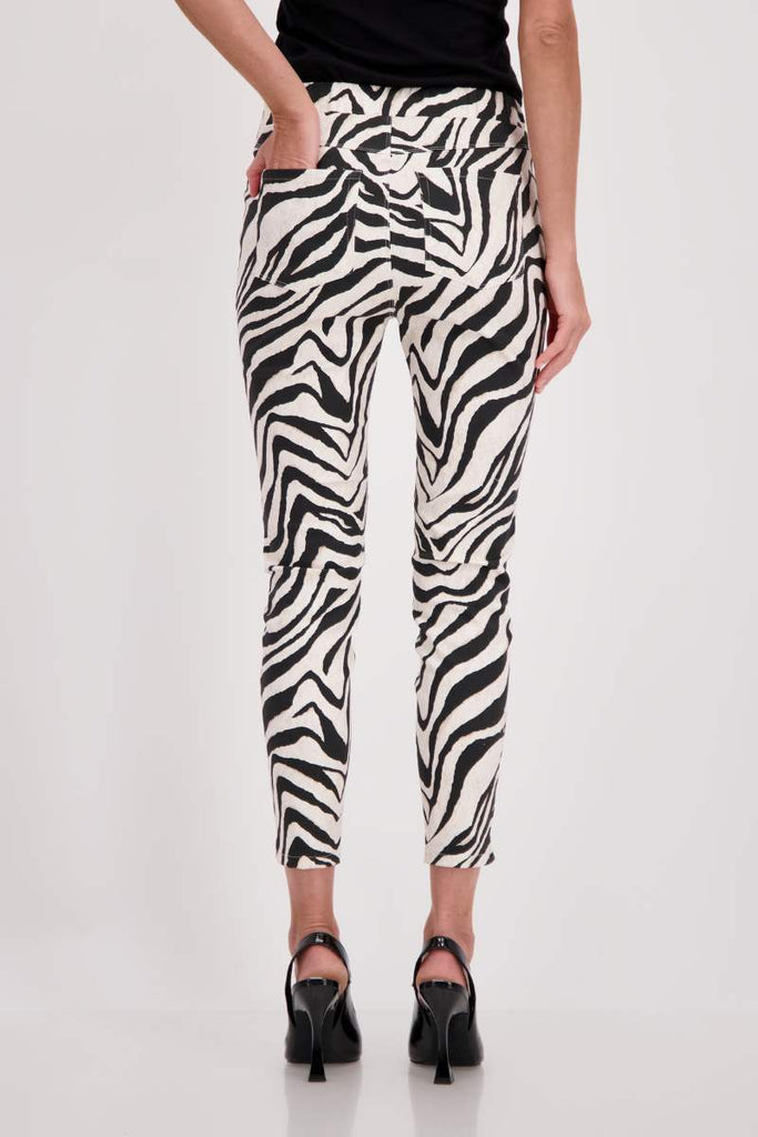 trousers-tiger-print-all-over-in-schwarz-pattern-monari-back-view_1200x