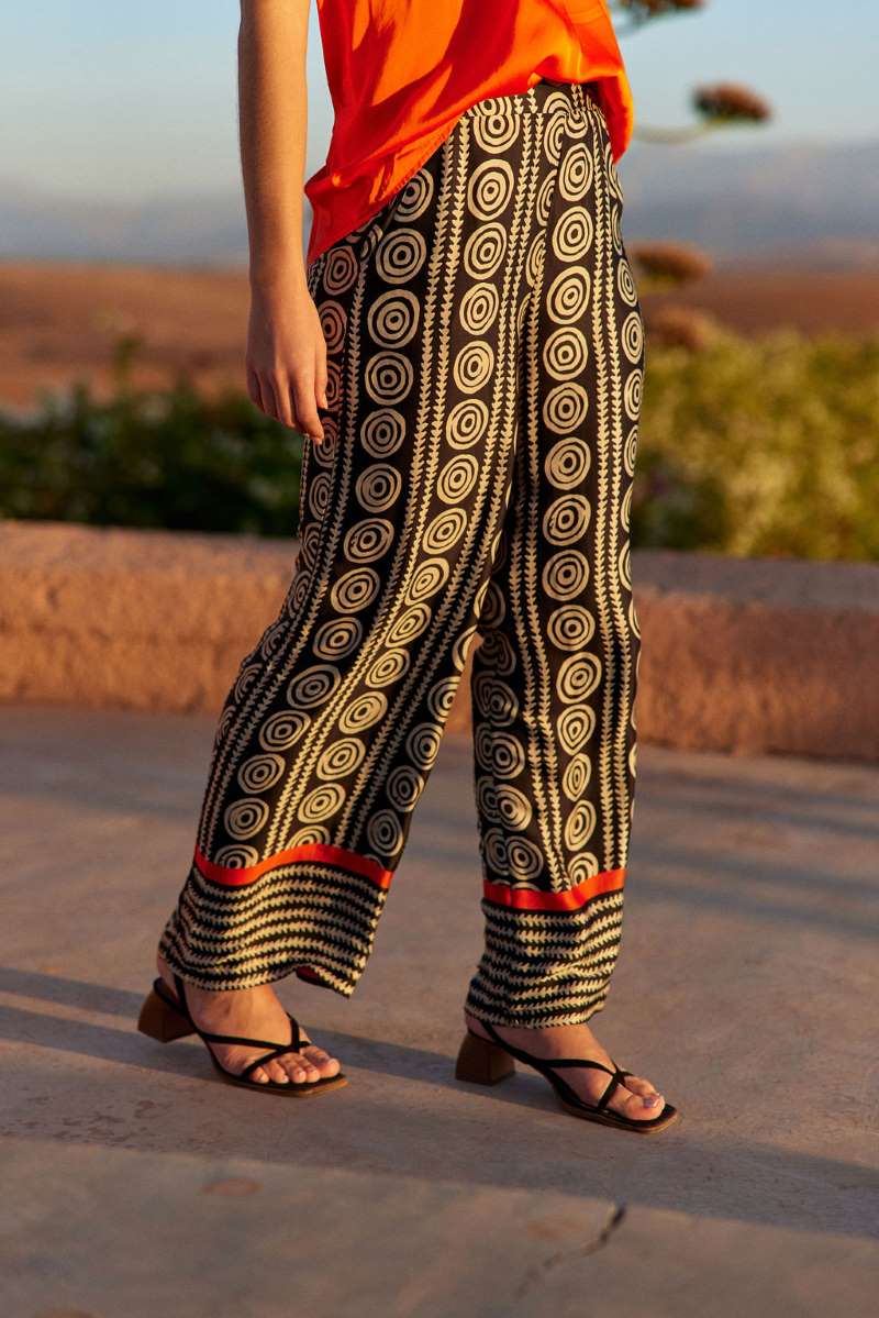 woven-pants-in-spiral-lauren-vidal-front-view_1200x