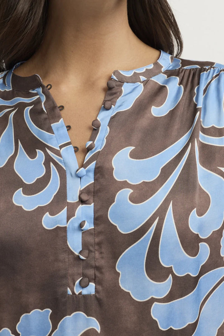 Yarra Trail Elegance Blouse YTWN4390 in Elegance Print, neckline and covered button detail