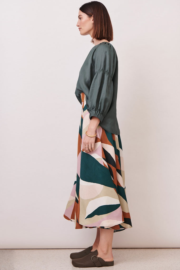 cedar-print-skirt-in-print-pol-clothing-side-view_1200x