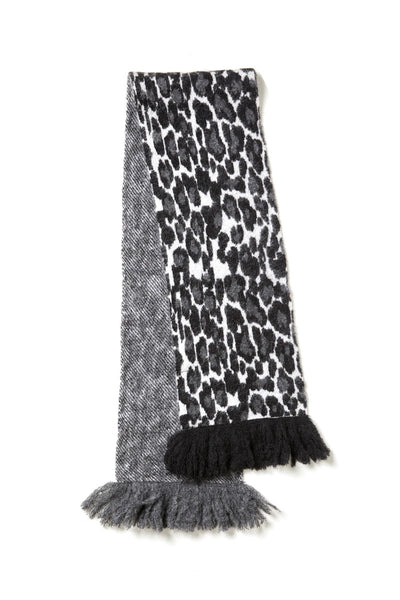 Cable-Melbourne-Animal-Scarf-in-Snow-Leopard-CS21156-Front VIew_1200px