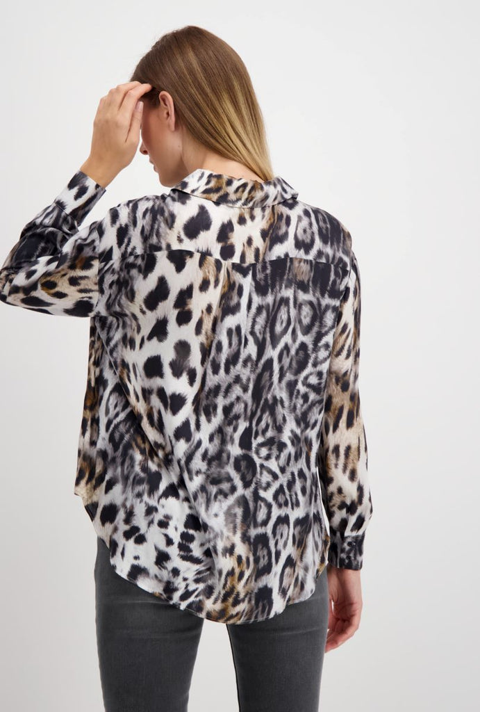 leopard-print-all-over-blouse-in-eiffelturm-pattern-monari-back-view_1200x